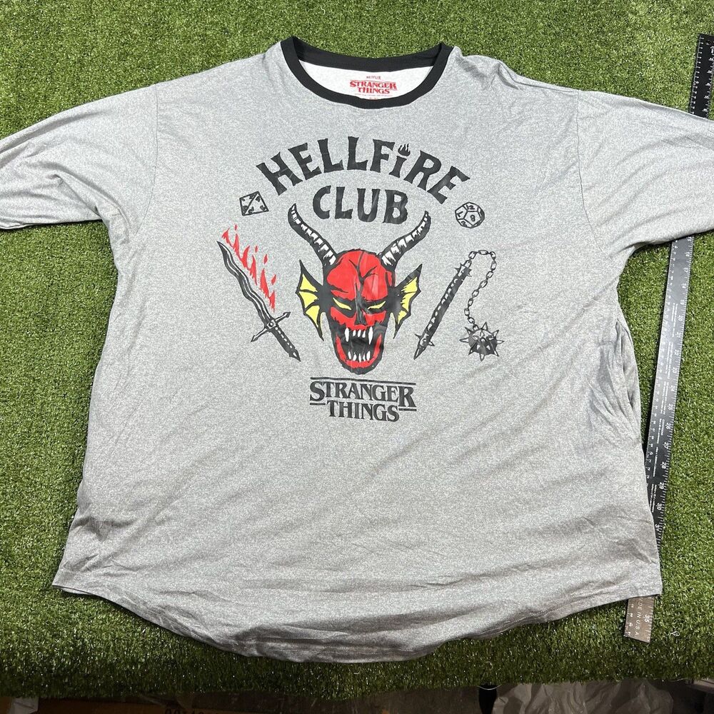 Stranger Things Hellfire Club Men’s Long Sleeve Night Shirt Size XL NWT